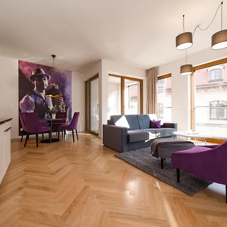 Modernes Am Neumarkt *